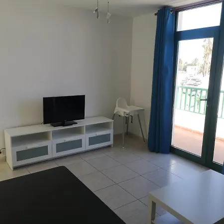 Апартаменти Beach Avenue Sea Views Ii